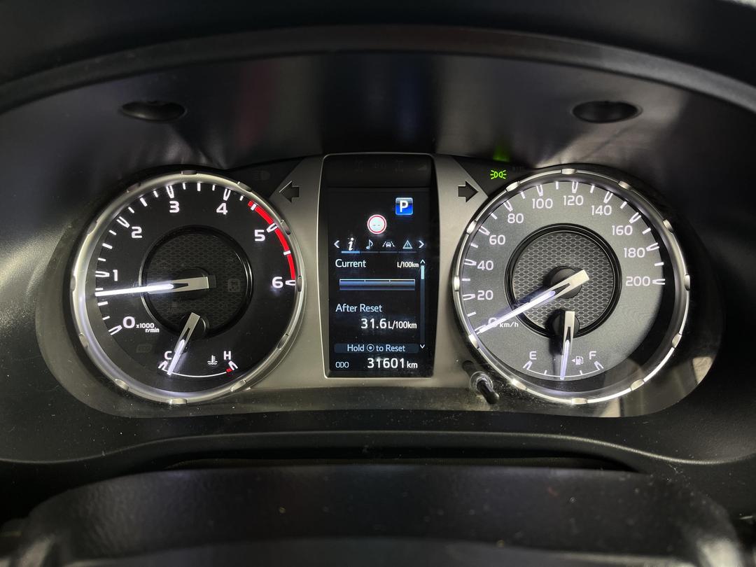 Photo '21' of Toyota Hilux