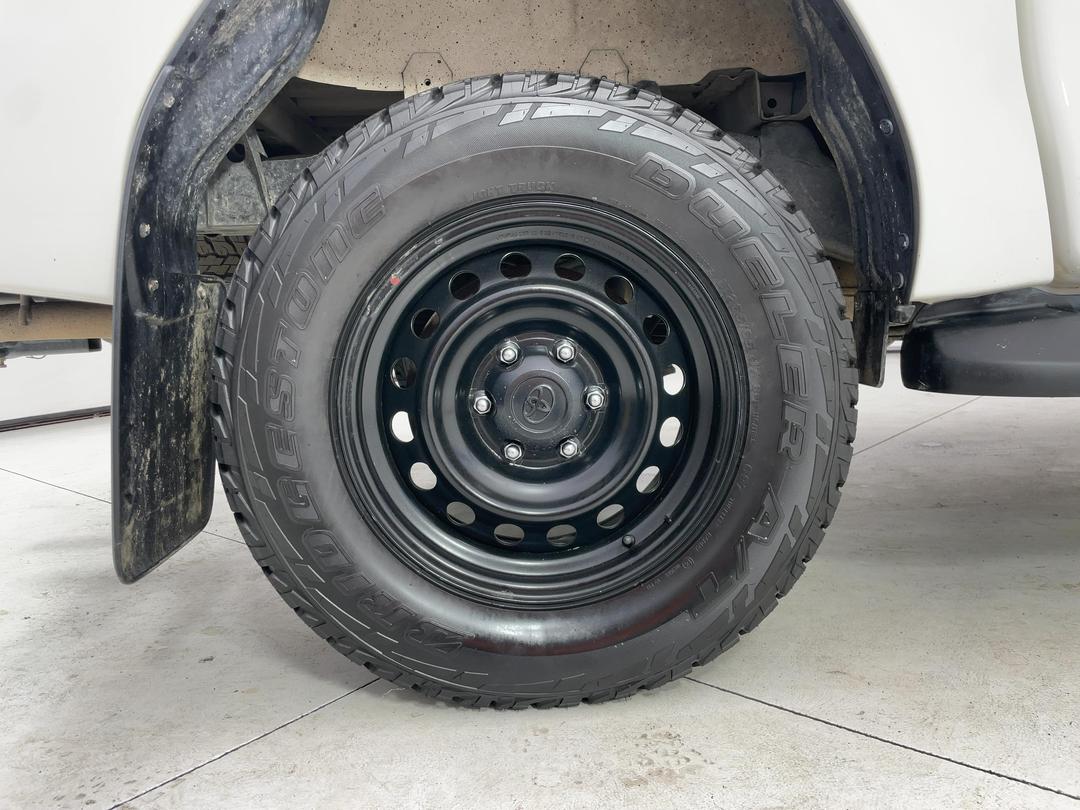 Photo '12' of Toyota Hilux