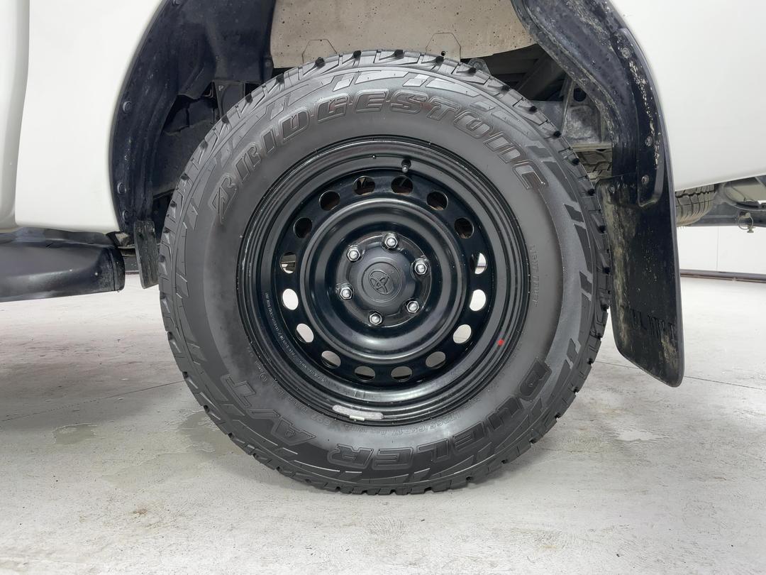 Photo '11' of Toyota Hilux