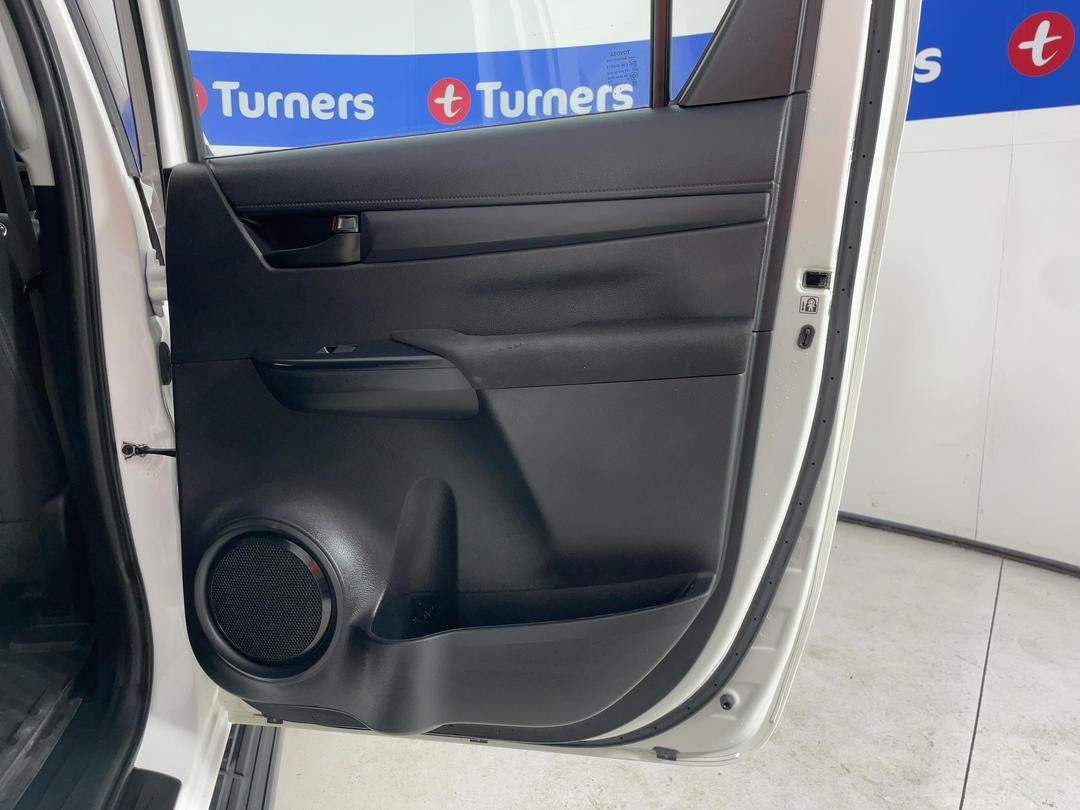 Photo '19' of Toyota Hilux