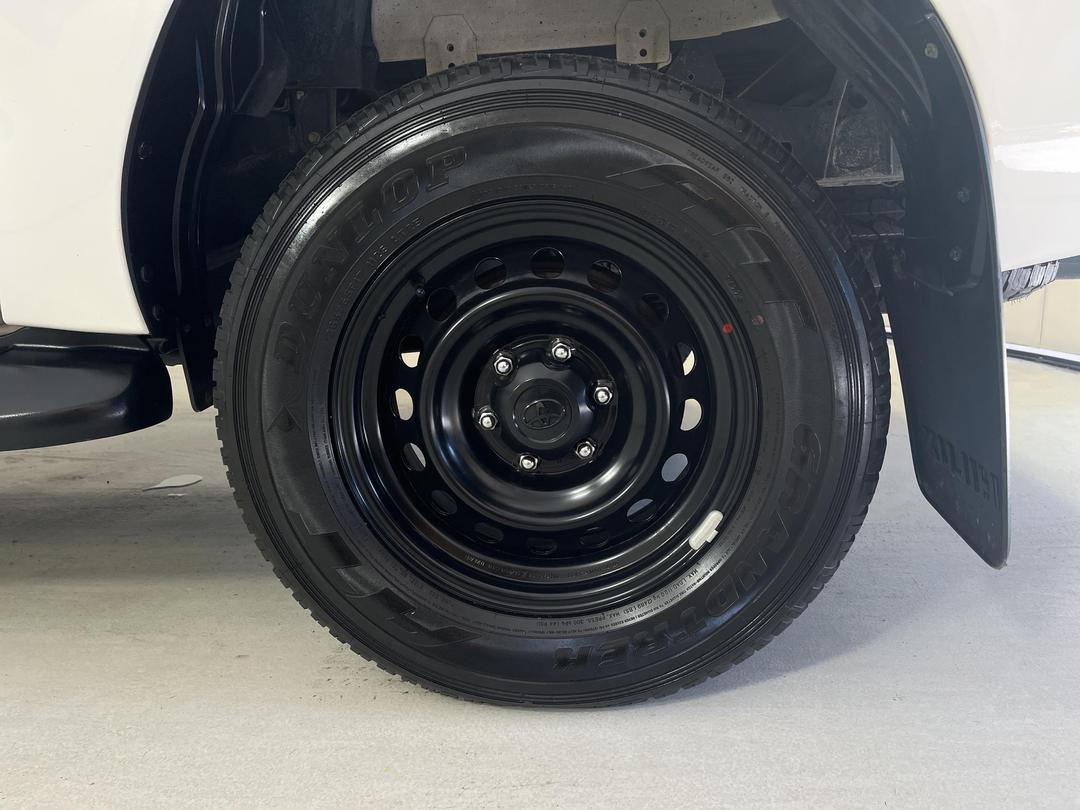 Photo '11' of Toyota Hilux