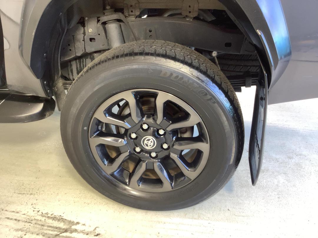 Photo '11' of Toyota Hilux