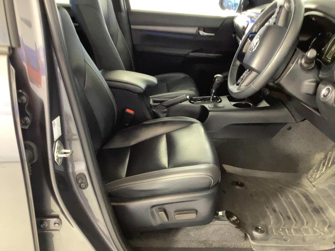 Photo '16' of Toyota Hilux