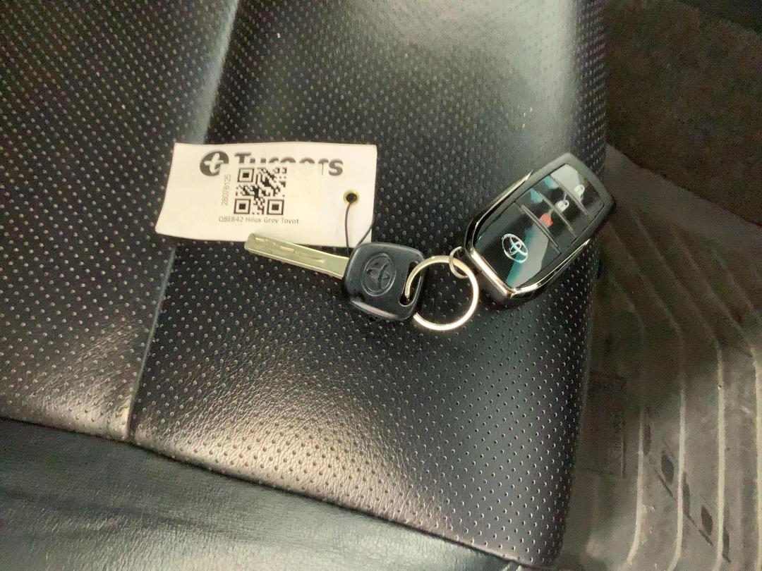 Photo '22' of Toyota Hilux