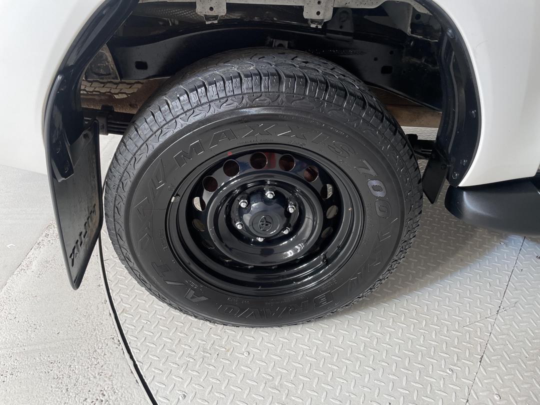 Photo '12' of Toyota Hilux