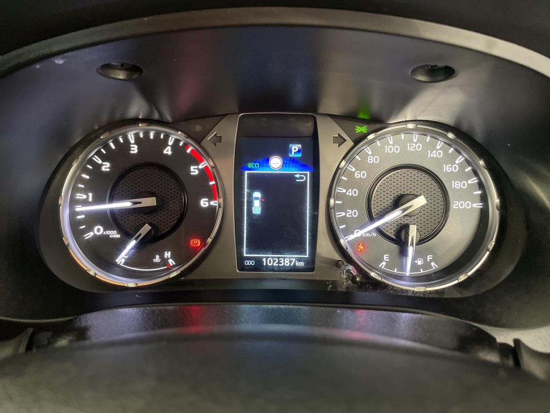 Photo '21' of Toyota Hilux