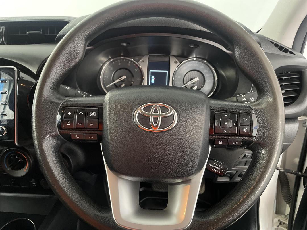 Photo '28' of Toyota Hilux
