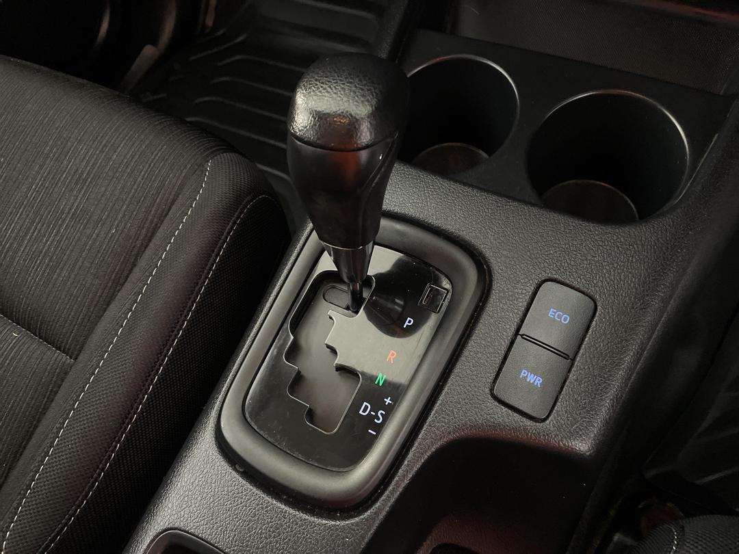 Photo '32' of Toyota Hilux