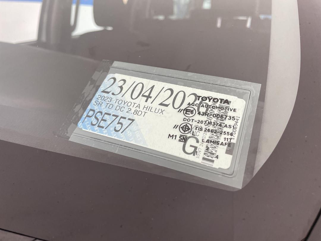 Photo '35' of Toyota Hilux