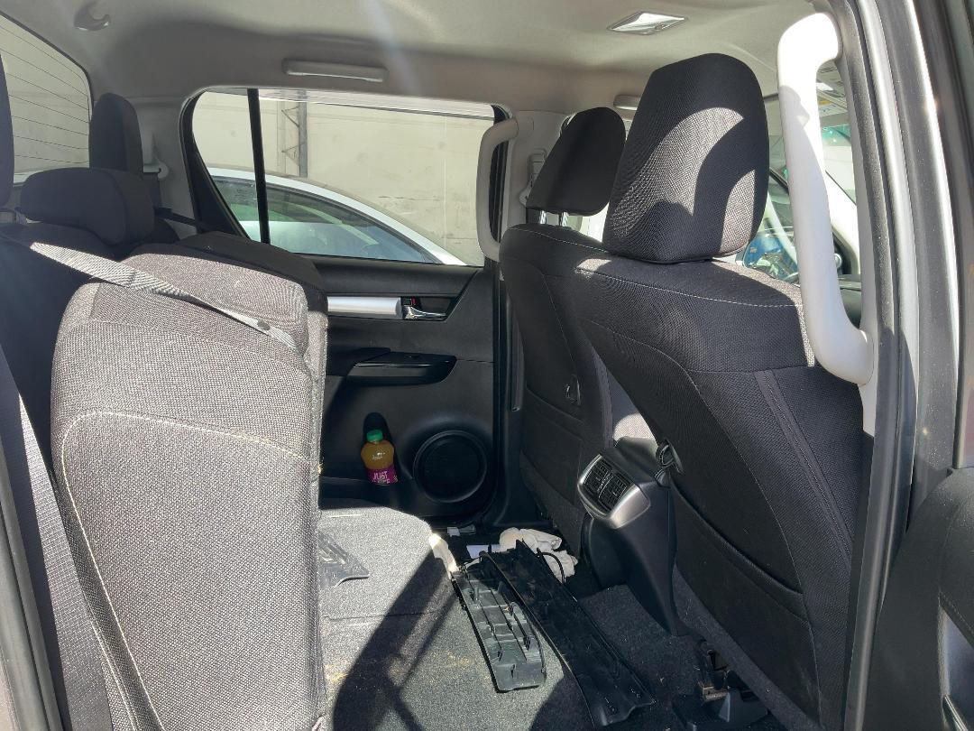 Photo '22' of Toyota Hilux SR5 TD DC