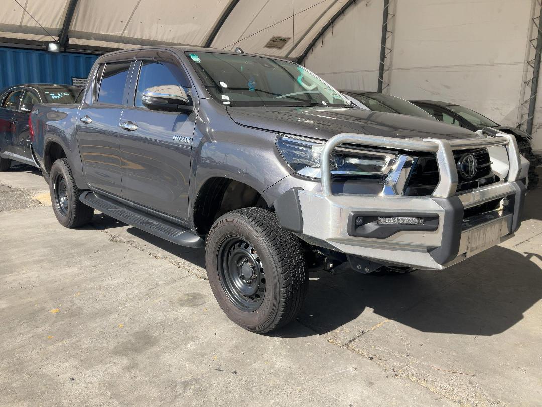 Photo '2' of Toyota Hilux SR5 TD DC