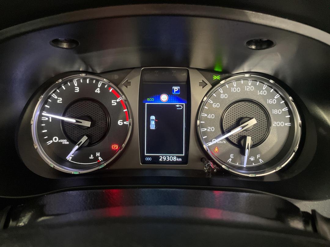 Photo '21' of Toyota Hilux