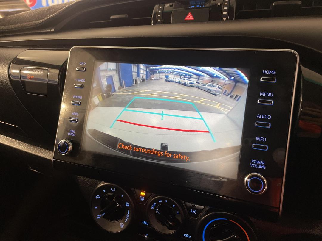 Photo '29' of Toyota Hilux