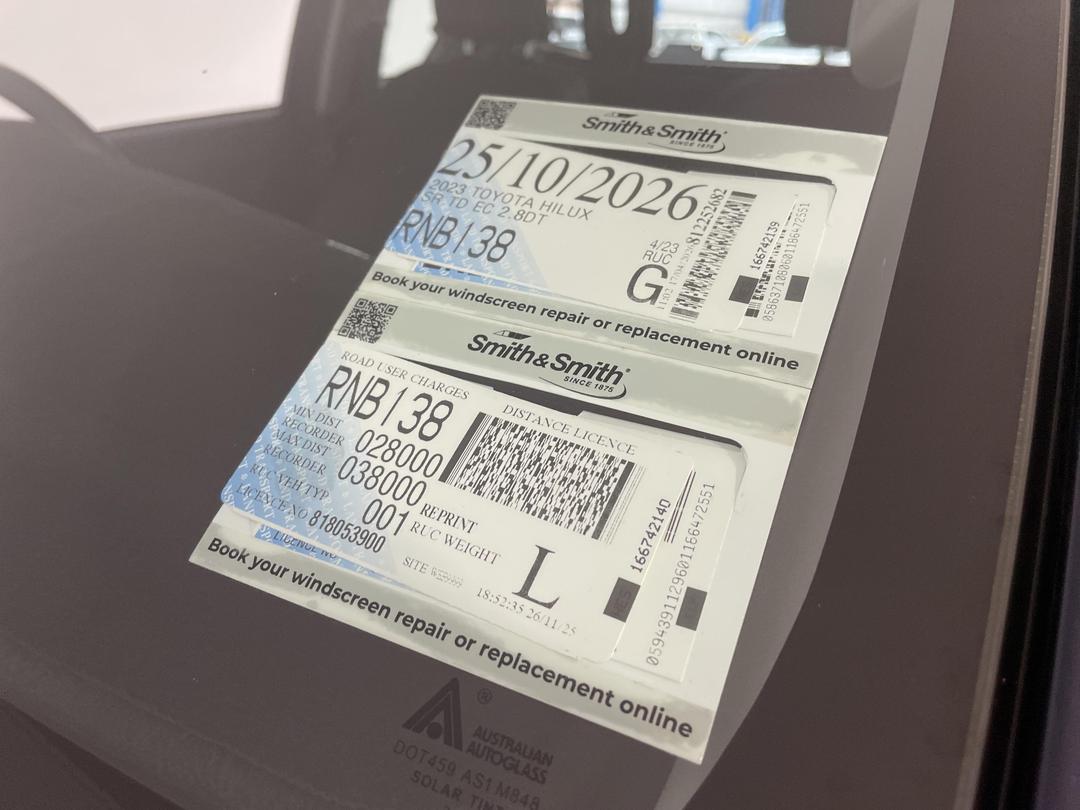 Photo '34' of Toyota Hilux