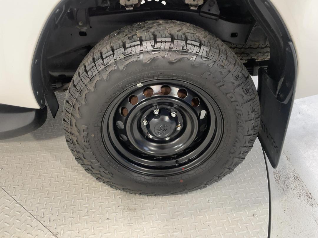 Photo '11' of Toyota Hilux