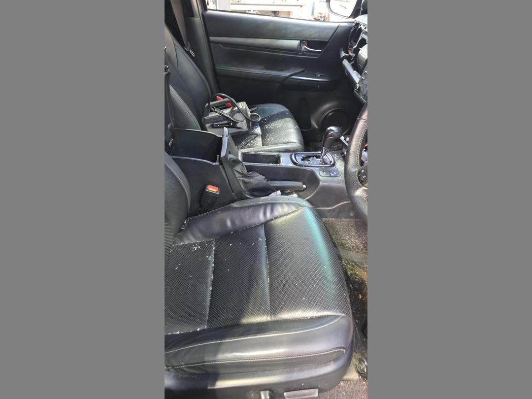 Photo '8' of Toyota Hilux SR5 Cruiser TD DC Photo '8' of Toyota Hilux SR5 Cruiser TD DC