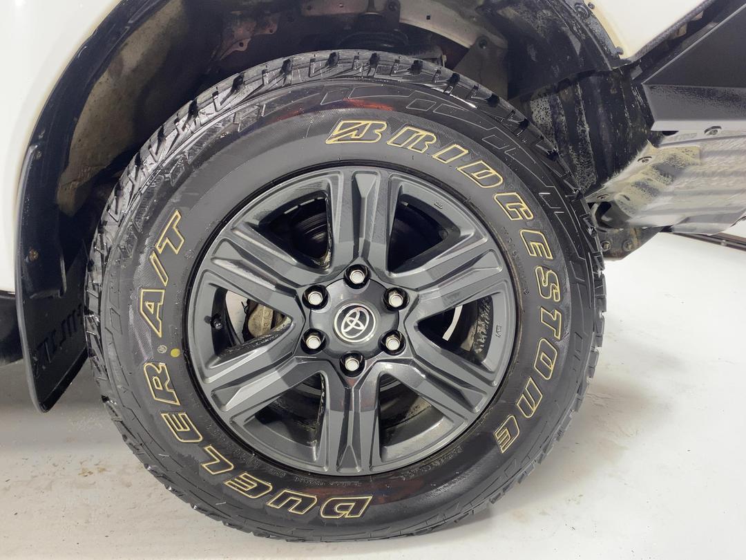 Photo '9' of Toyota Hilux