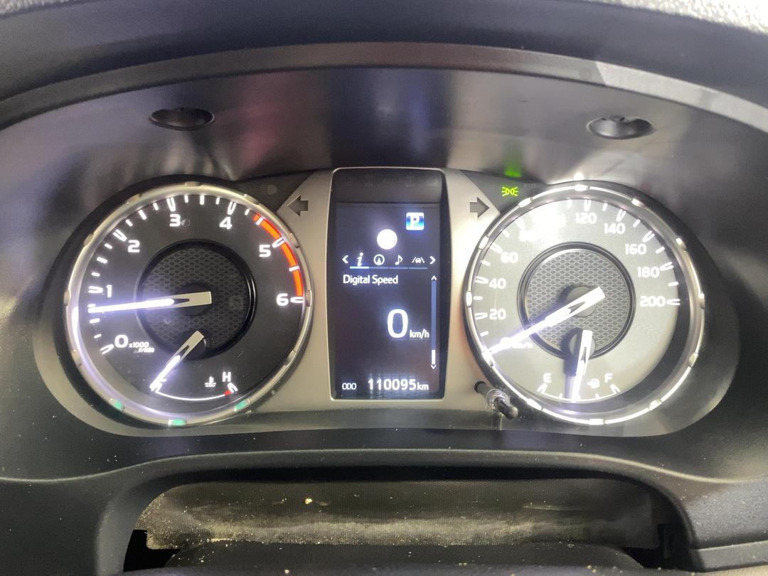 Photo '21' of Toyota Hilux
