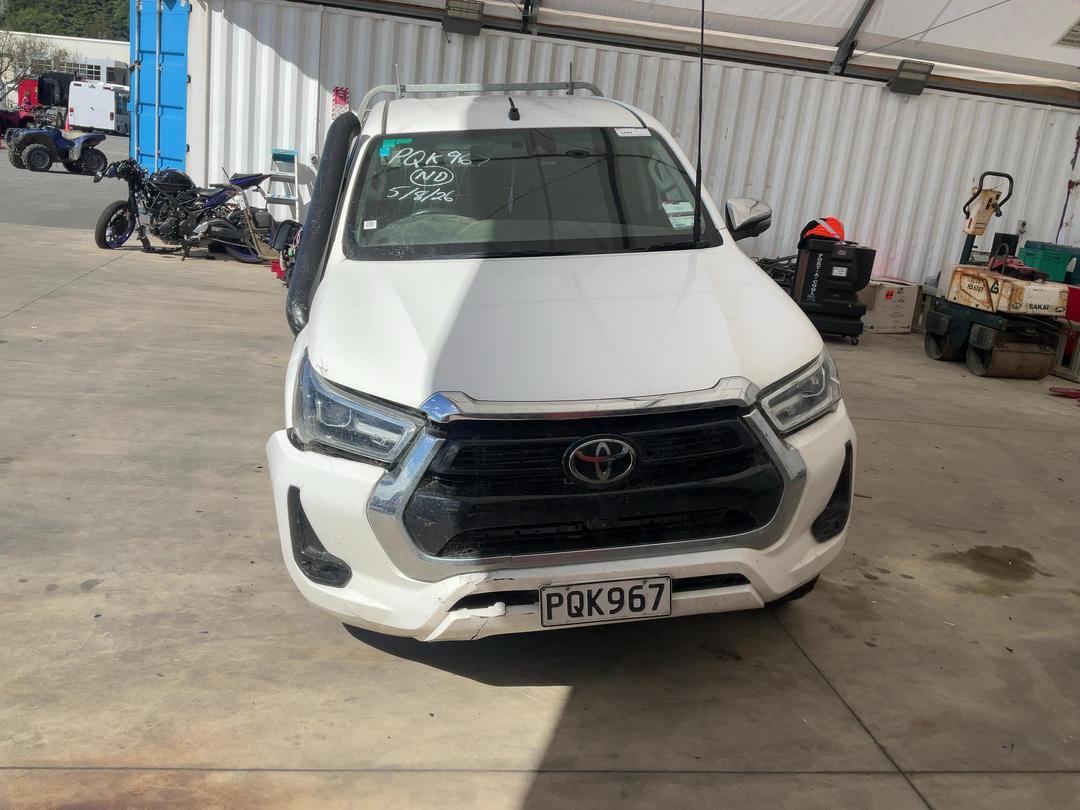 Photo '3' of Toyota Hilux SR5 TD DC Photo '3' of Toyota Hilux SR5 TD DC