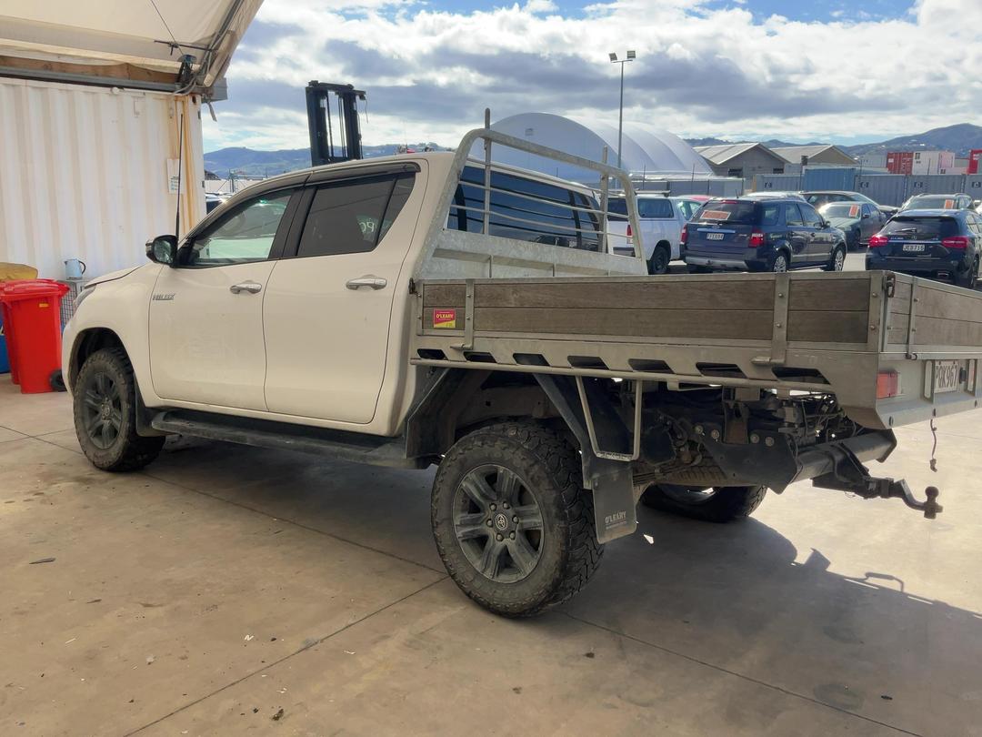 Photo '6' of Toyota Hilux SR5 TD DC Photo '6' of Toyota Hilux SR5 TD DC