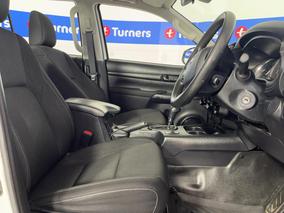Photo '16' of Toyota Hilux