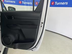 Photo '19' of Toyota Hilux