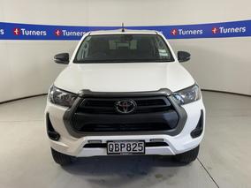 Photo '2' of Toyota Hilux