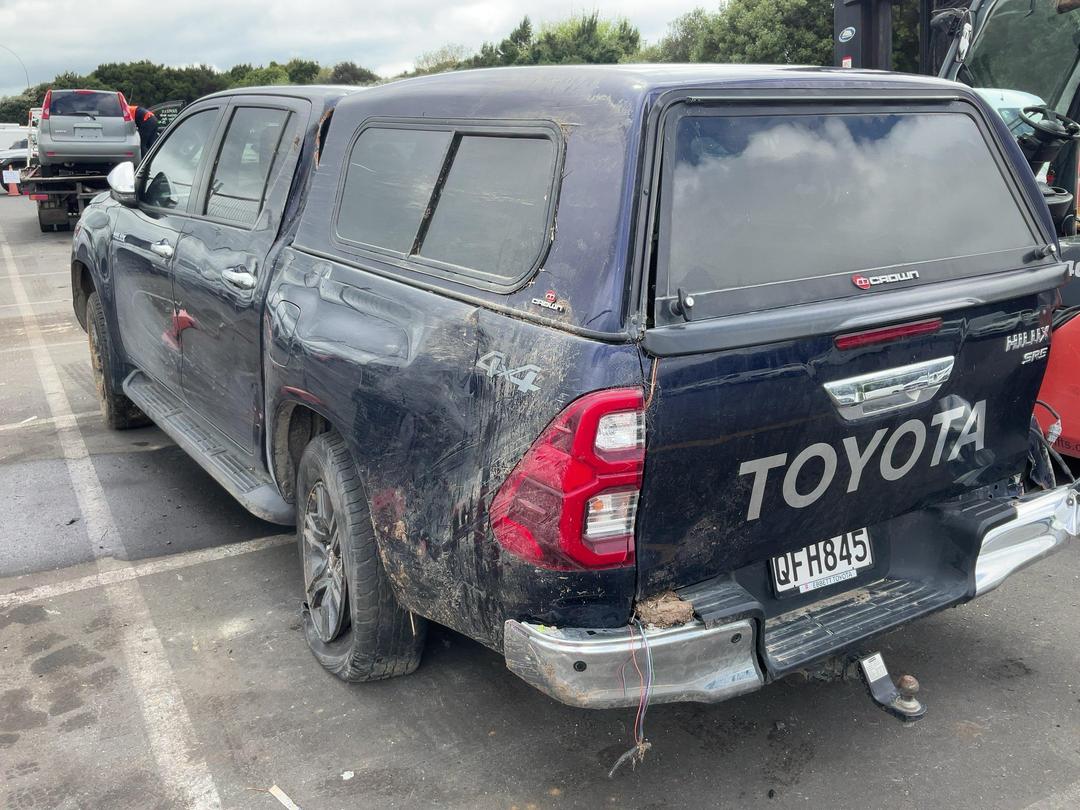 Photo '3' of Toyota Hilux SR5 TD DC