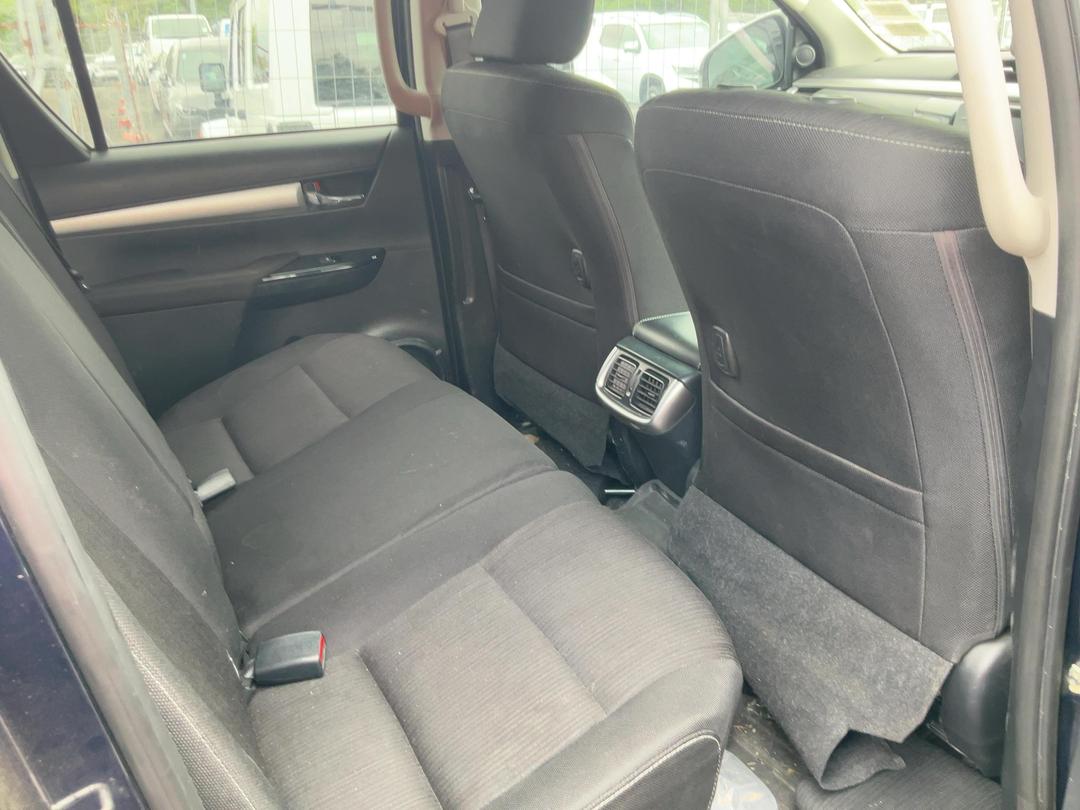 Photo '11' of Toyota Hilux SR5 TD DC
