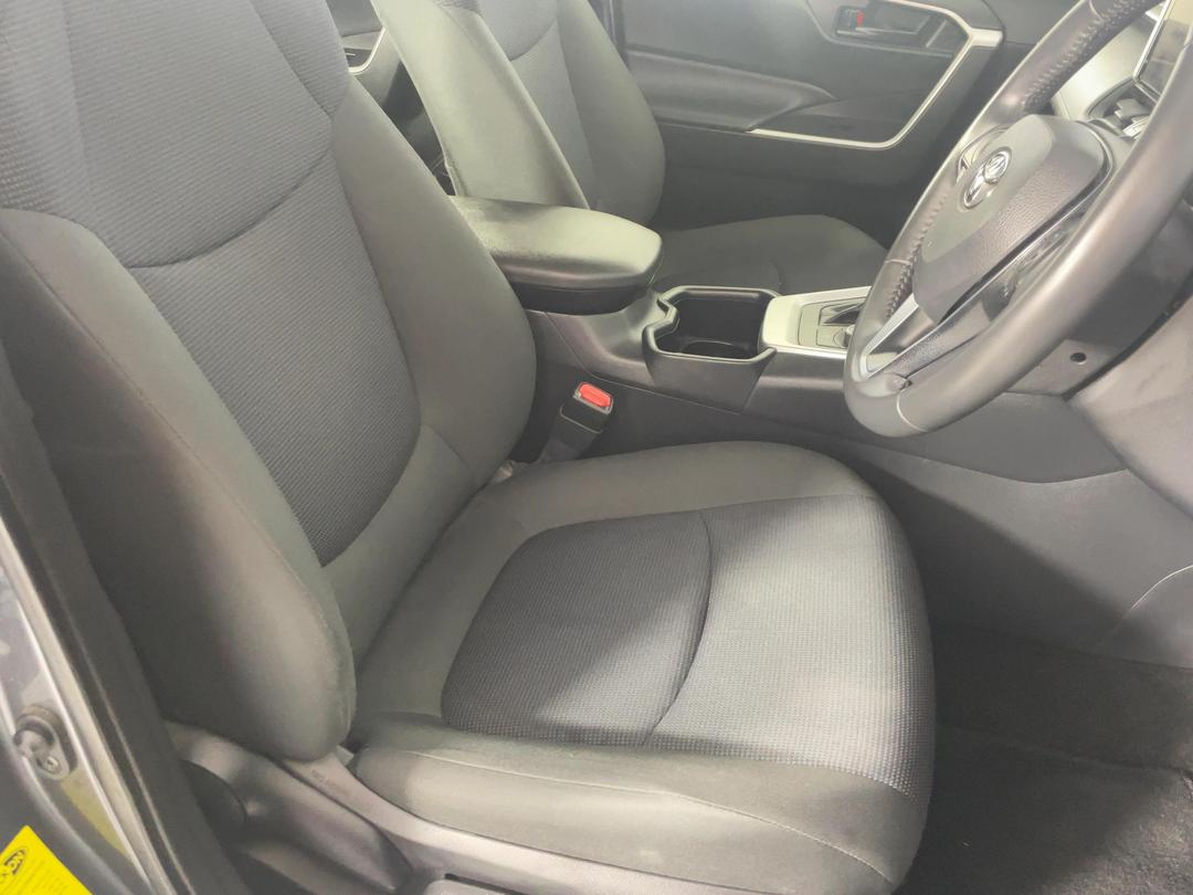 Photo '16' of Toyota Rav4