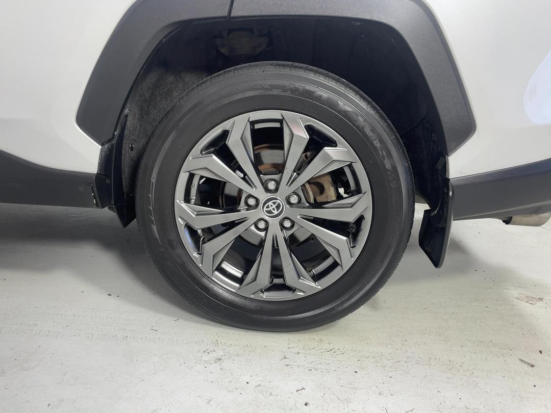 Photo '11' of Toyota Rav4