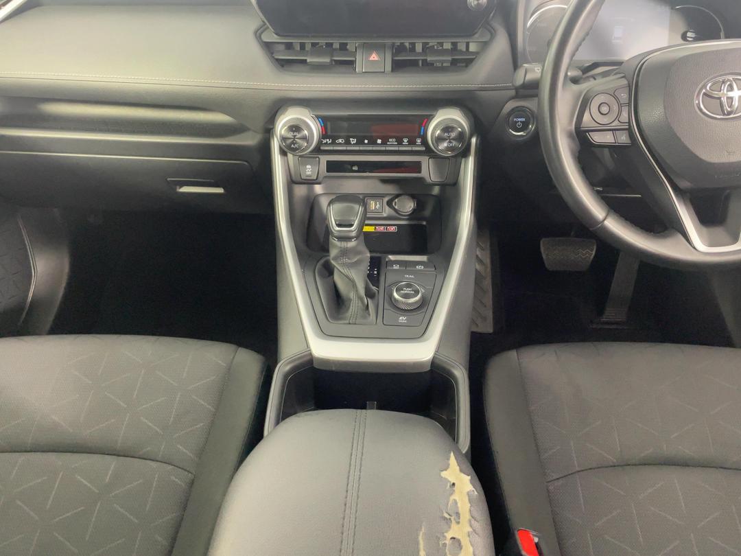 Photo '18' of Toyota Rav4