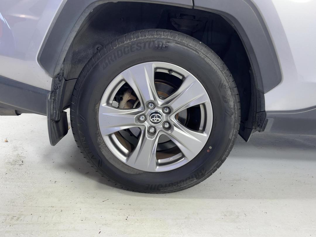 Photo '12' of Toyota Rav4