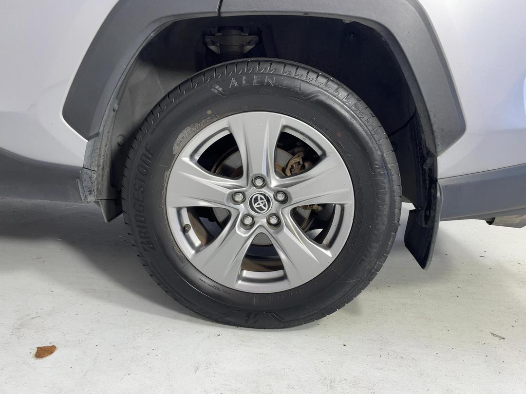Photo '11' of Toyota Rav4