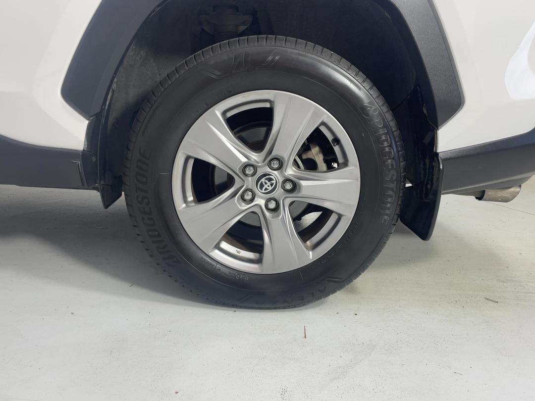 Photo '11' of Toyota Rav4