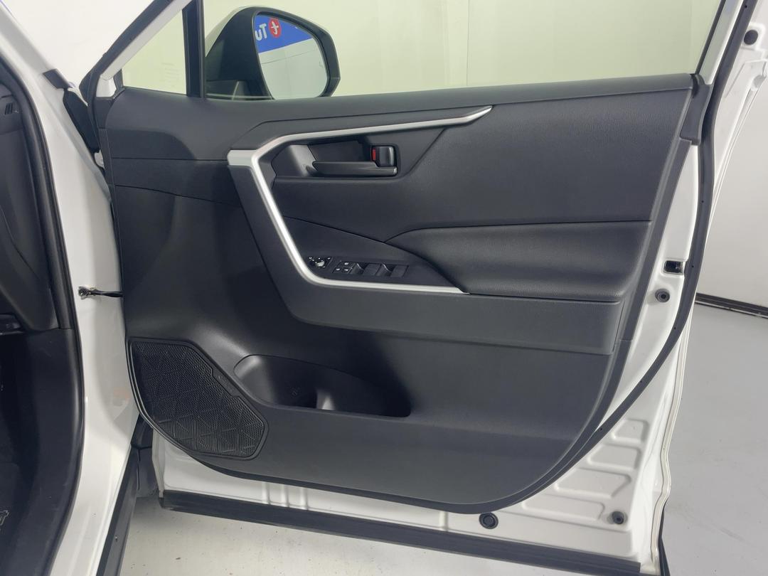 Photo '15' of Toyota Rav4