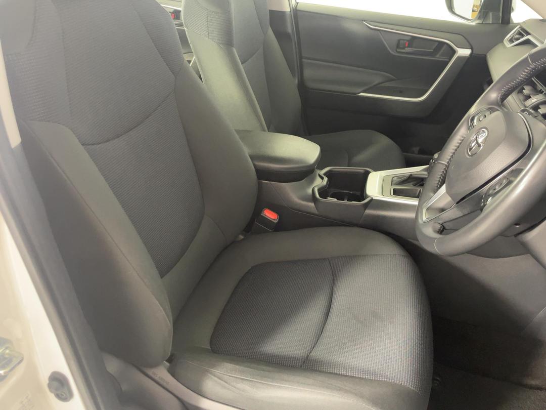 Photo '16' of Toyota Rav4