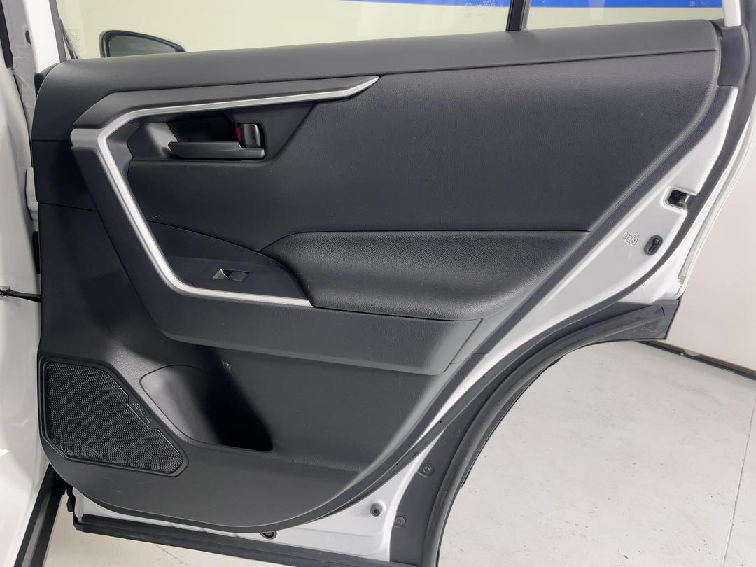 Photo '19' of Toyota Rav4