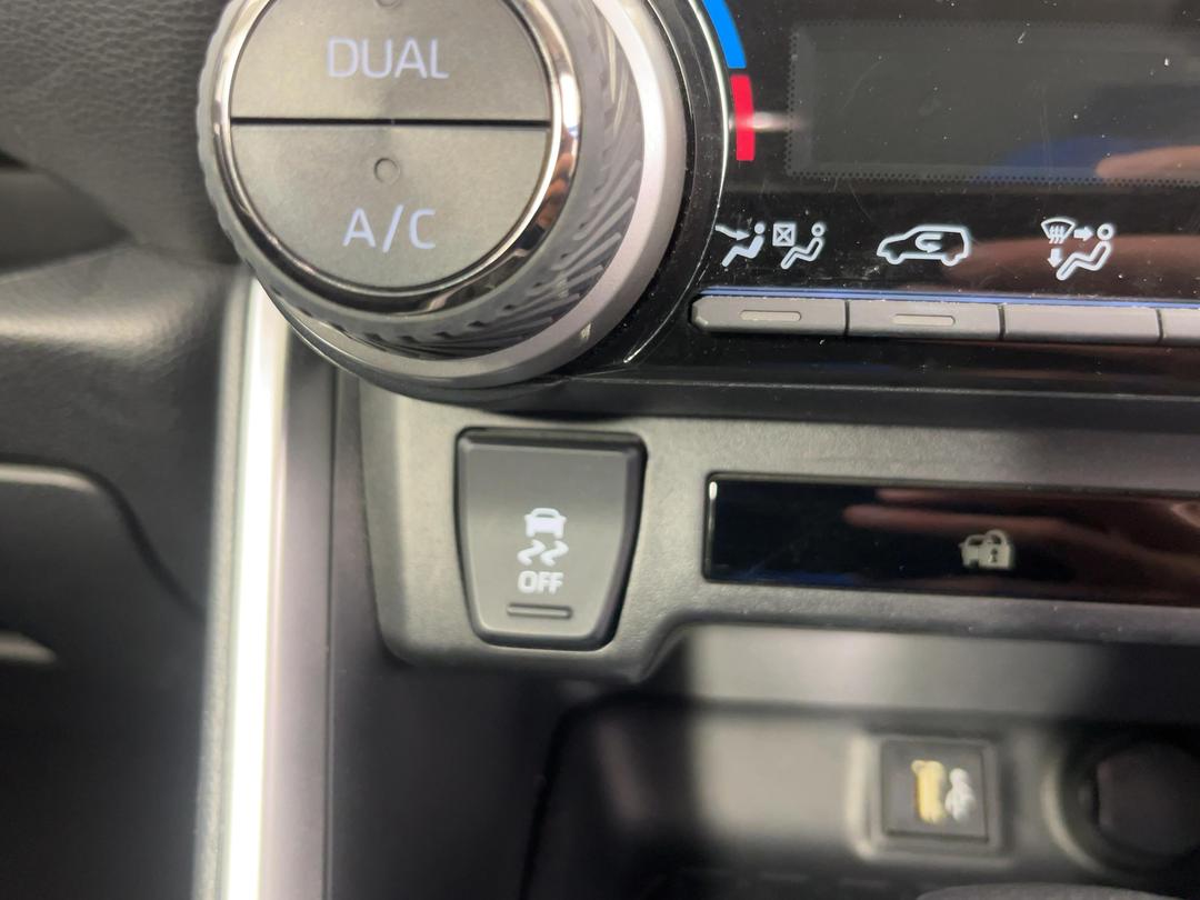 Photo '27' of Toyota Rav4