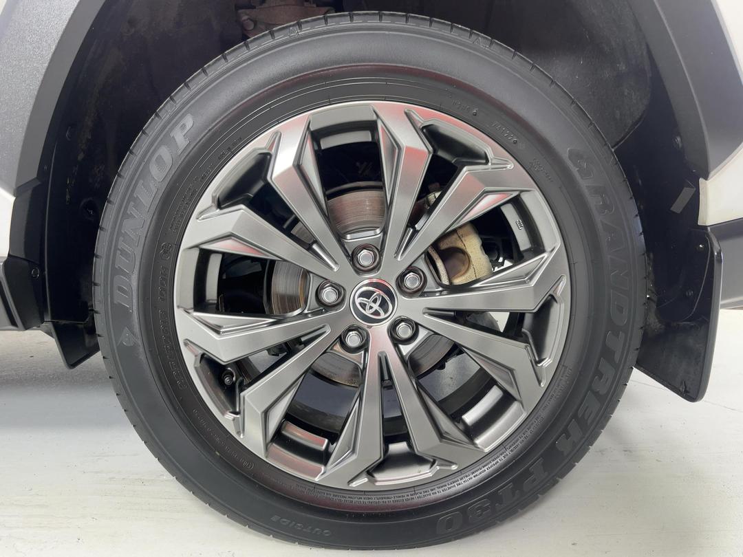 Photo '11' of Toyota Rav4