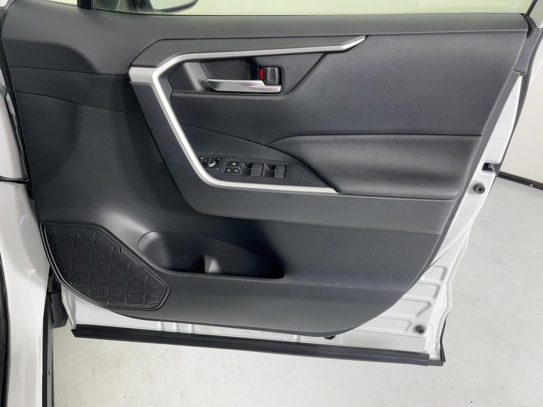 Photo '15' of Toyota Rav4