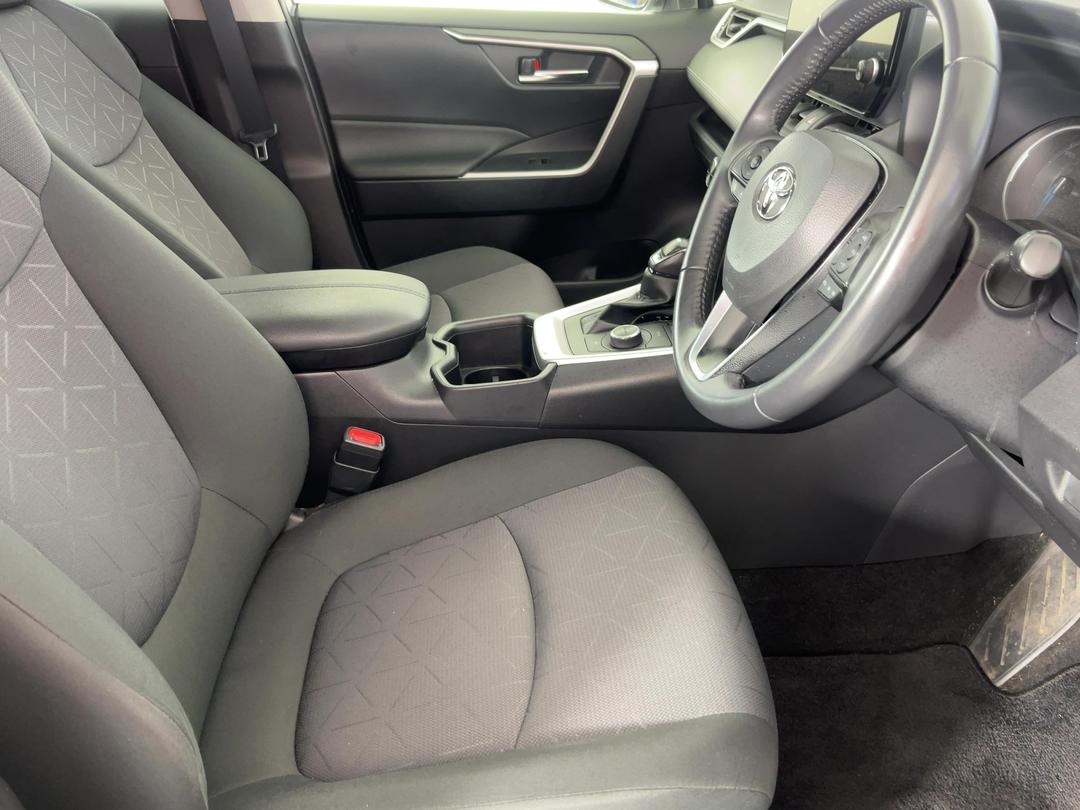 Photo '16' of Toyota Rav4