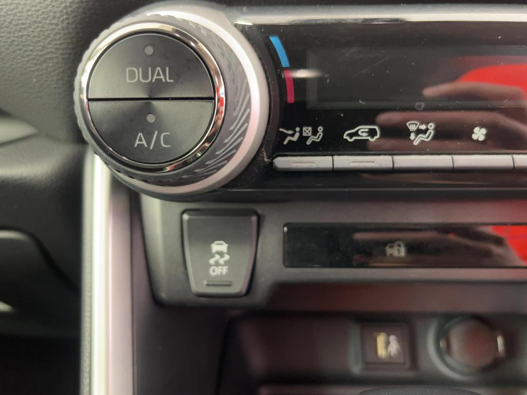 Photo '27' of Toyota Rav4