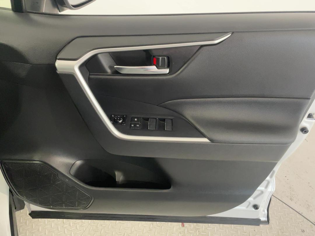 Photo '15' of Toyota Rav4