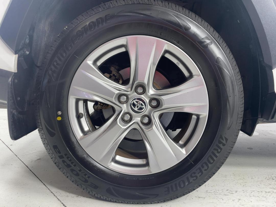 Photo '12' of Toyota Rav4