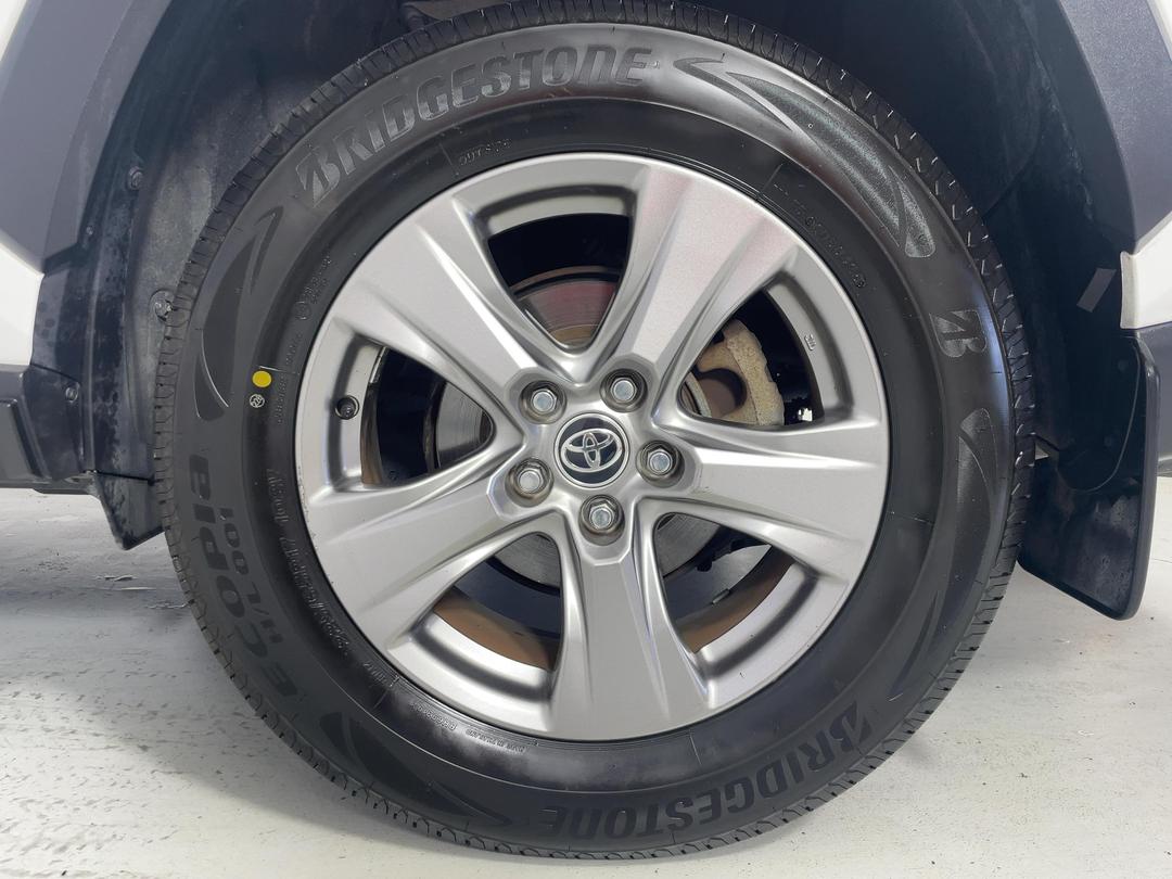 Photo '11' of Toyota Rav4