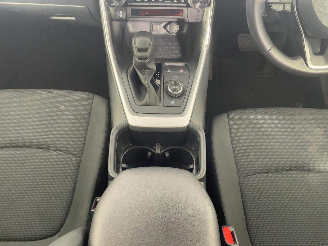 Photo '18' of Toyota Rav4