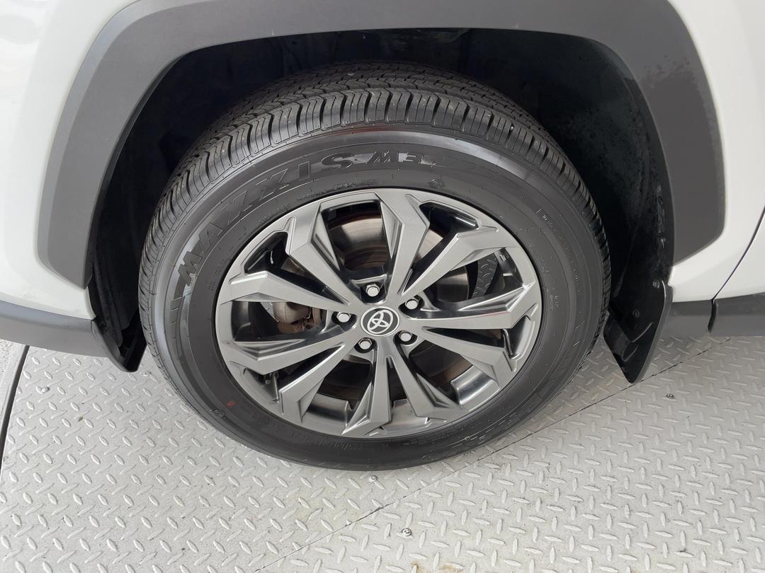 Photo '10' of Toyota Rav4