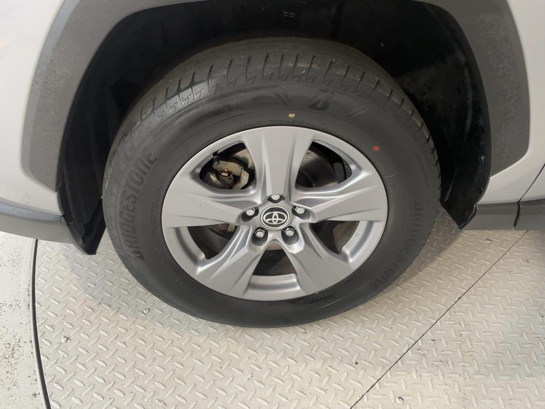 Photo '10' of Toyota Rav4