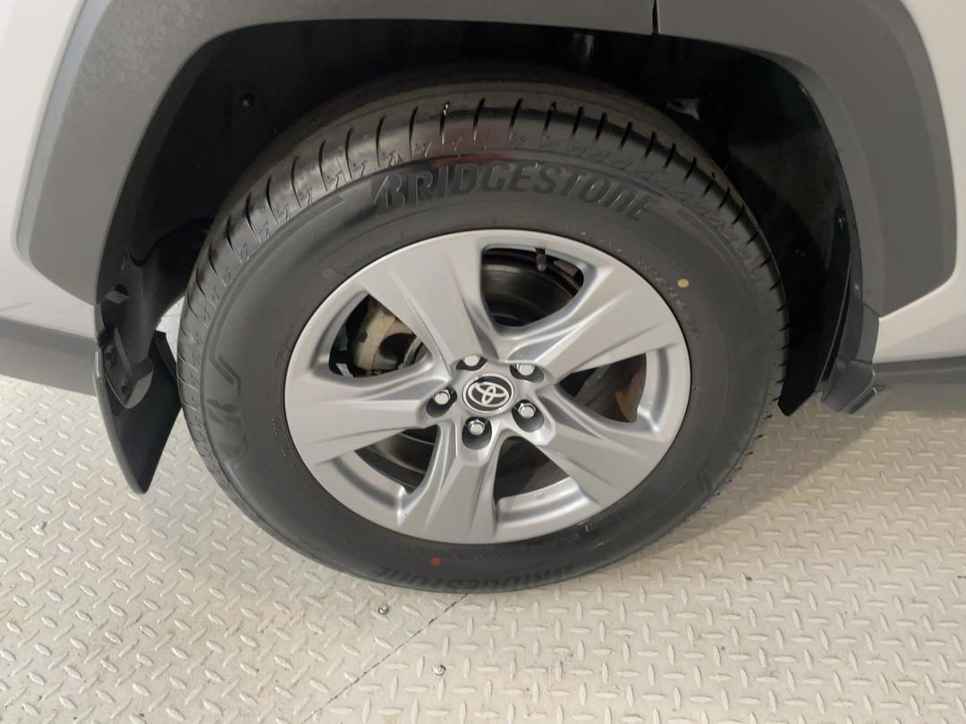 Photo '12' of Toyota Rav4